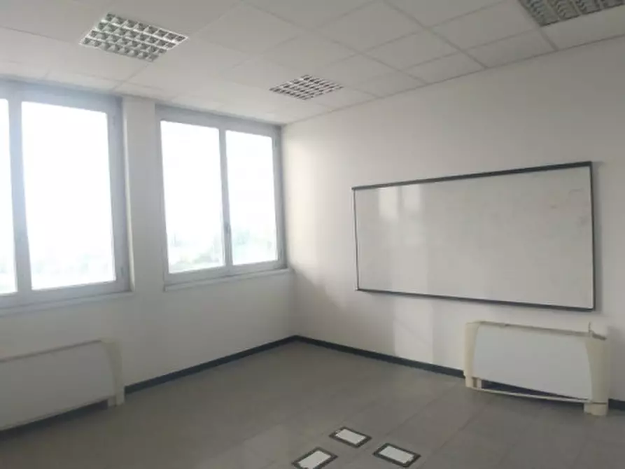Immagine 21 di Ufficio in affitto  in VIA PODGORA a Vimercate