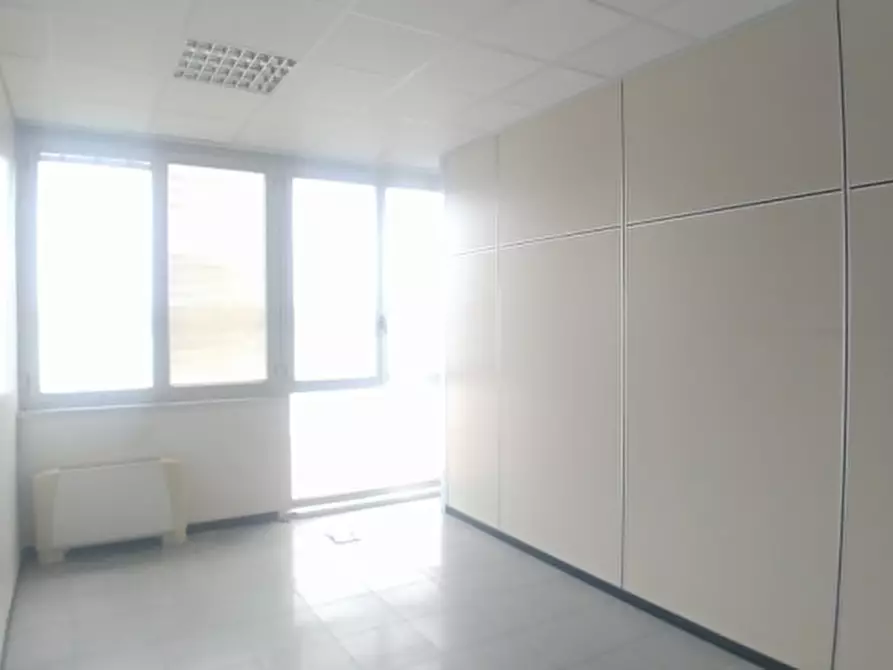 Immagine 24 di Ufficio in affitto  in VIA PODGORA a Vimercate