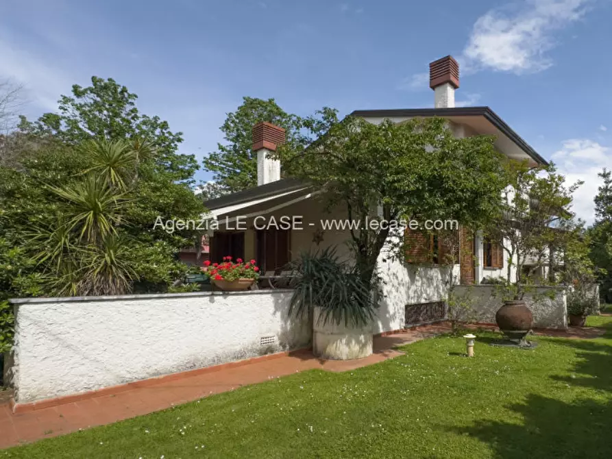 Immagine 2 di Villa in affitto  in via Vanzetti 17 a Forte Dei Marmi