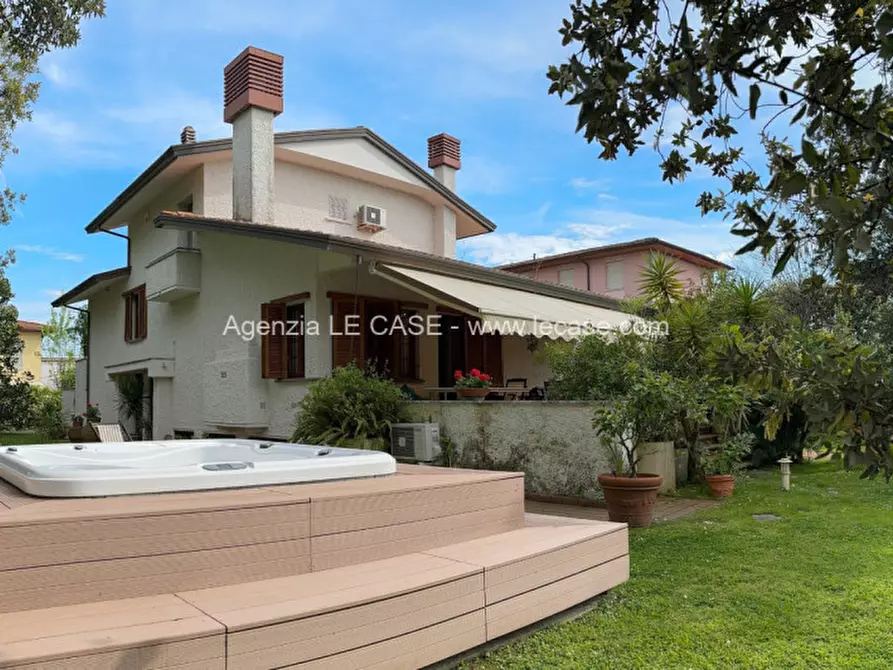 Immagine 5 di Villa in affitto  in via Vanzetti 17 a Forte Dei Marmi