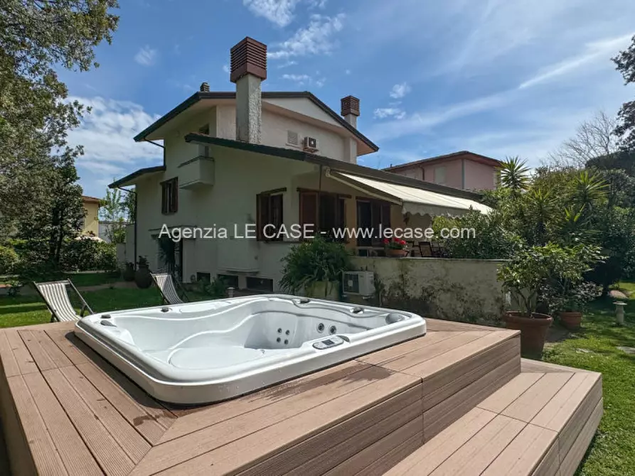 Immagine 6 di Villa in affitto  in via Vanzetti 17 a Forte Dei Marmi