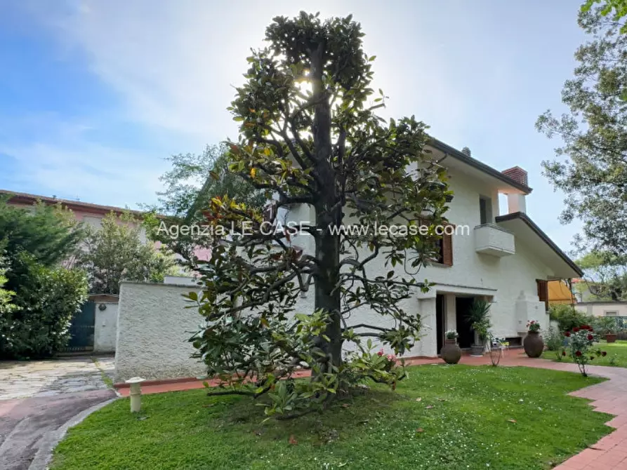 Immagine 12 di Villa in affitto  in via Vanzetti 17 a Forte Dei Marmi