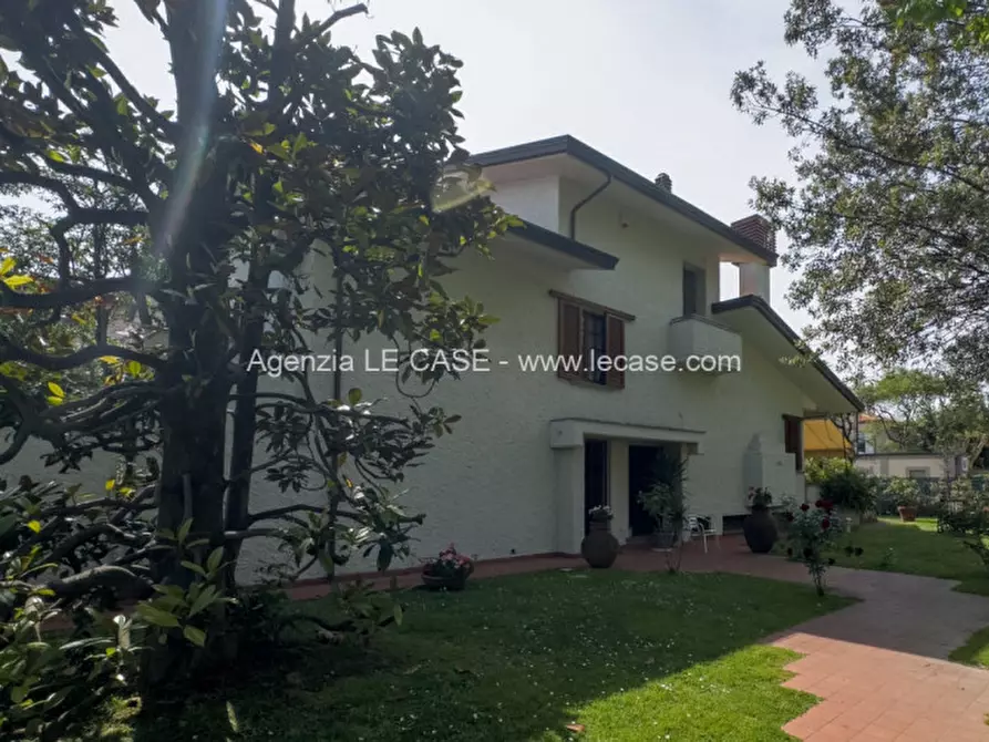 Immagine 28 di Villa in affitto  in via Vanzetti 17 a Forte Dei Marmi