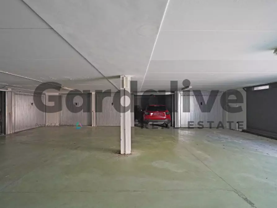 Immagine 27 di Appartamento in vendita  in Via Metelli a Padenghe Sul Garda