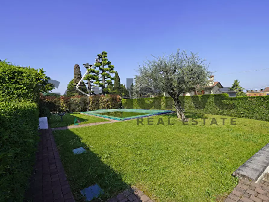 Immagine 31 di Appartamento in vendita  in Via Metelli a Padenghe Sul Garda