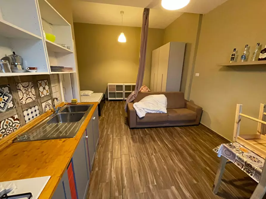 Immagine 2 di Appartamento in affitto  in Via Trinchera a Napoli