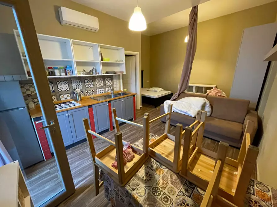 Immagine 3 di Appartamento in affitto  in Via Trinchera a Napoli