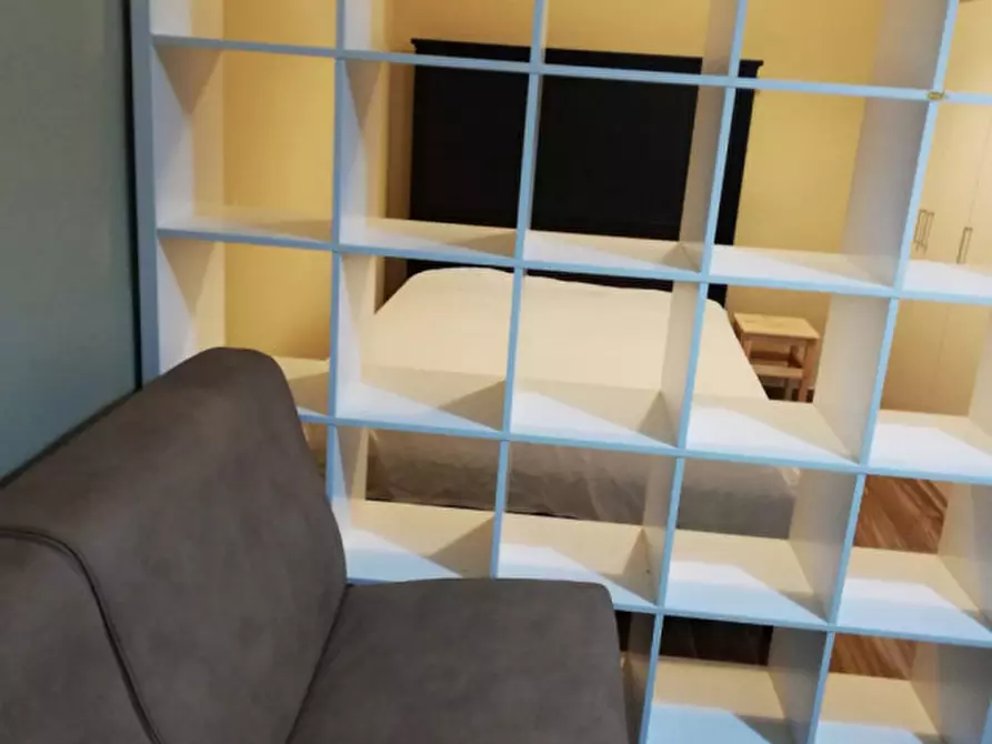 Immagine 4 di Appartamento in affitto  in Via Trinchera a Napoli