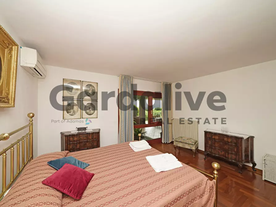 Immagine 2 di Casa indipendente in vendita  a Manerba Del Garda