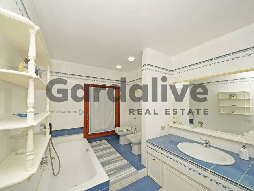 Immagine 3 di Casa indipendente in vendita  a Manerba Del Garda