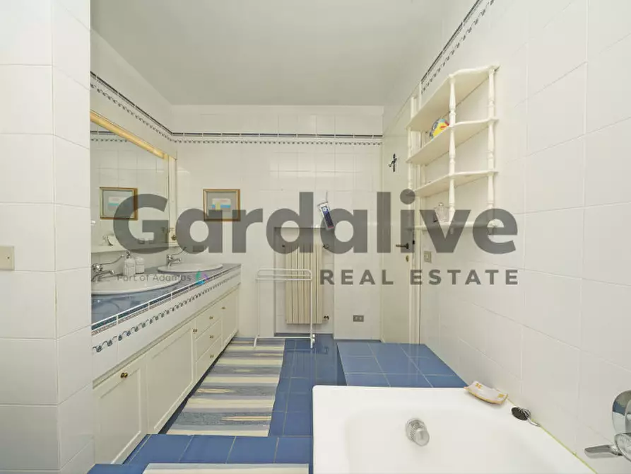 Immagine 4 di Casa indipendente in vendita  a Manerba Del Garda