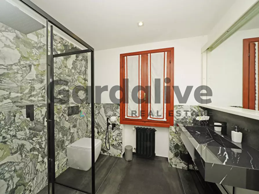 Immagine 6 di Casa indipendente in vendita  a Manerba Del Garda