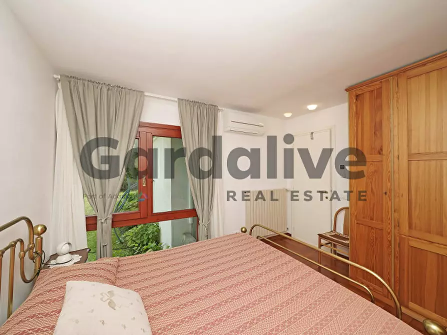 Immagine 9 di Casa indipendente in vendita  a Manerba Del Garda