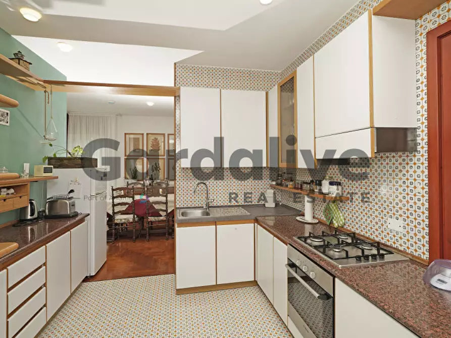 Immagine 12 di Casa indipendente in vendita  a Manerba Del Garda