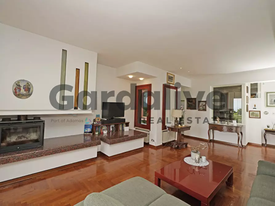 Immagine 20 di Casa indipendente in vendita  a Manerba Del Garda