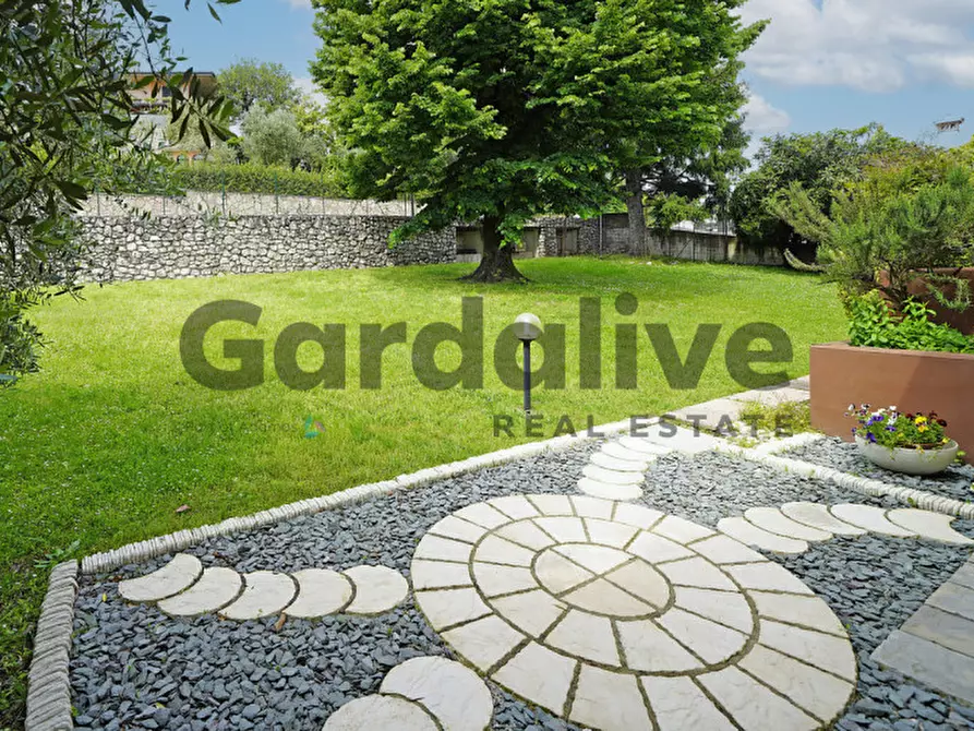 Immagine 34 di Casa indipendente in vendita  a Manerba Del Garda