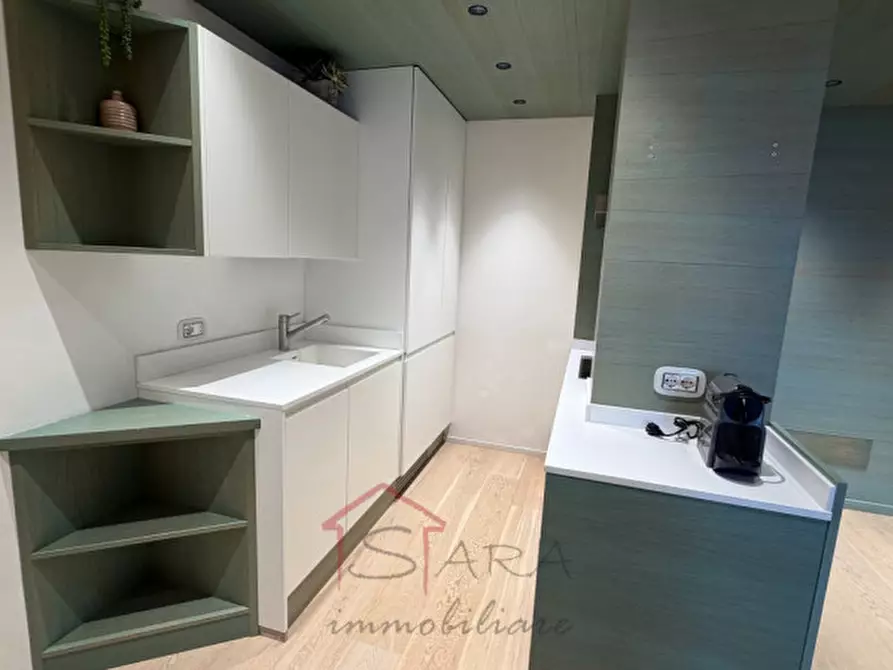 Immagine 4 di Appartamento in vendita  in Largo Europa a Padova