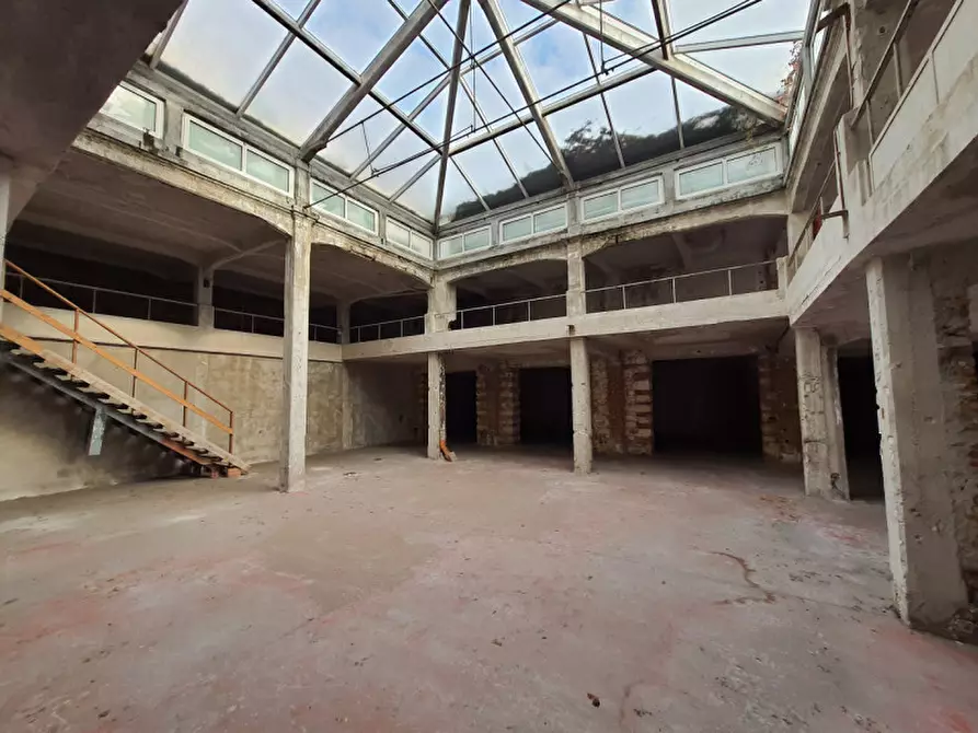 Immagine 2 di Magazzino in vendita  in zona Università a Verona