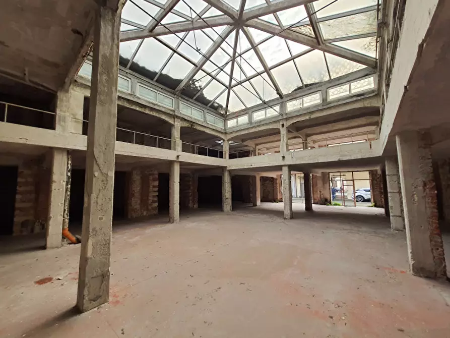 Immagine 4 di Magazzino in vendita  in zona Università a Verona