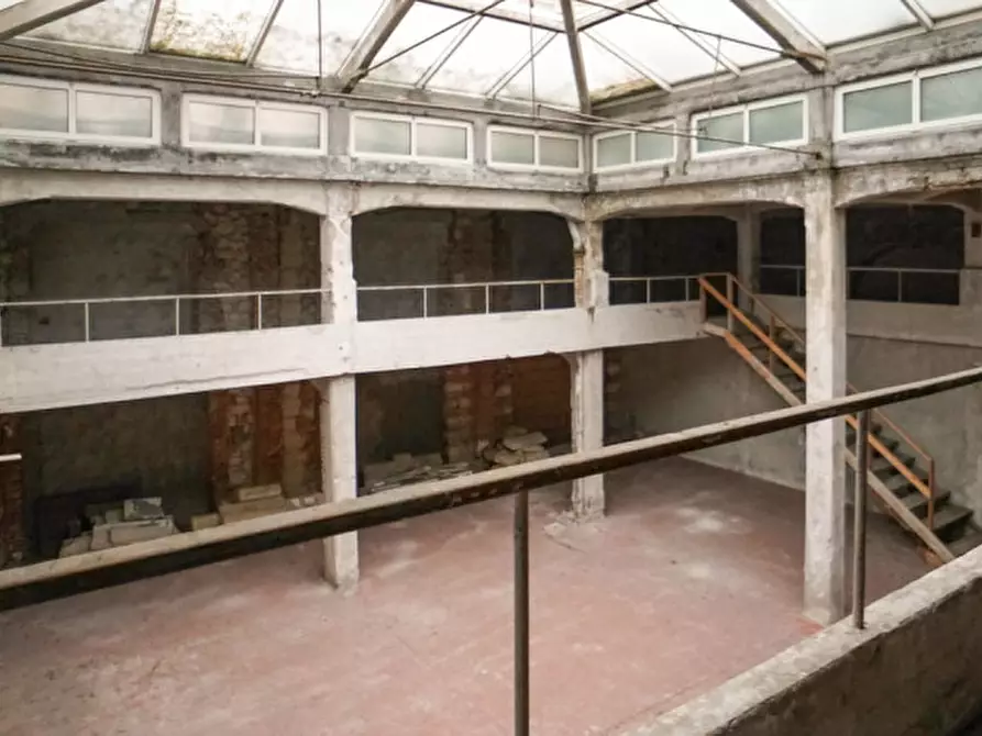 Immagine 5 di Magazzino in vendita  in zona Università a Verona