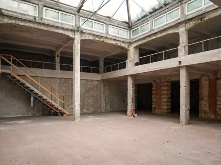 Immagine 8 di Magazzino in vendita  in zona Università a Verona