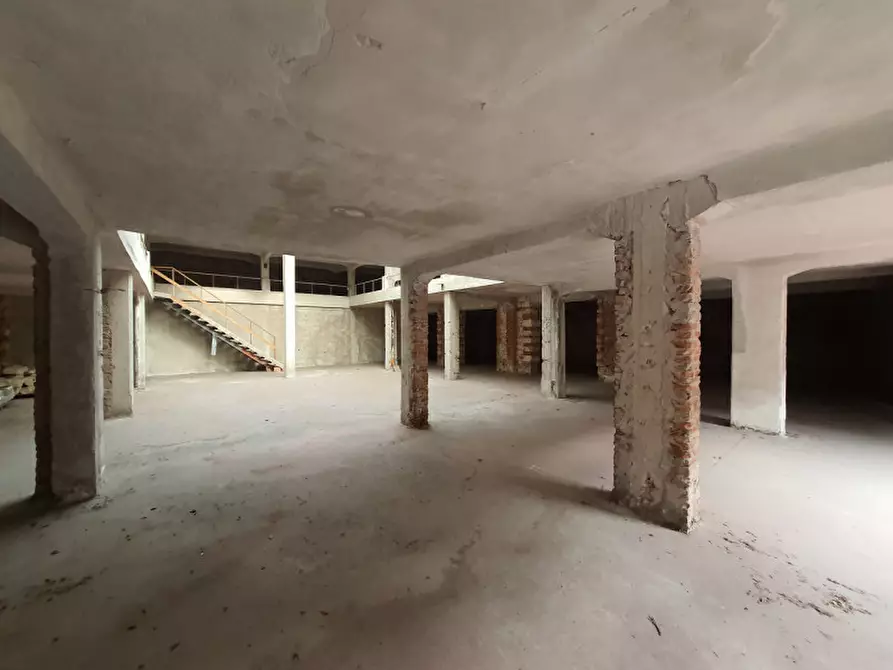 Immagine 11 di Magazzino in vendita  in zona Università a Verona