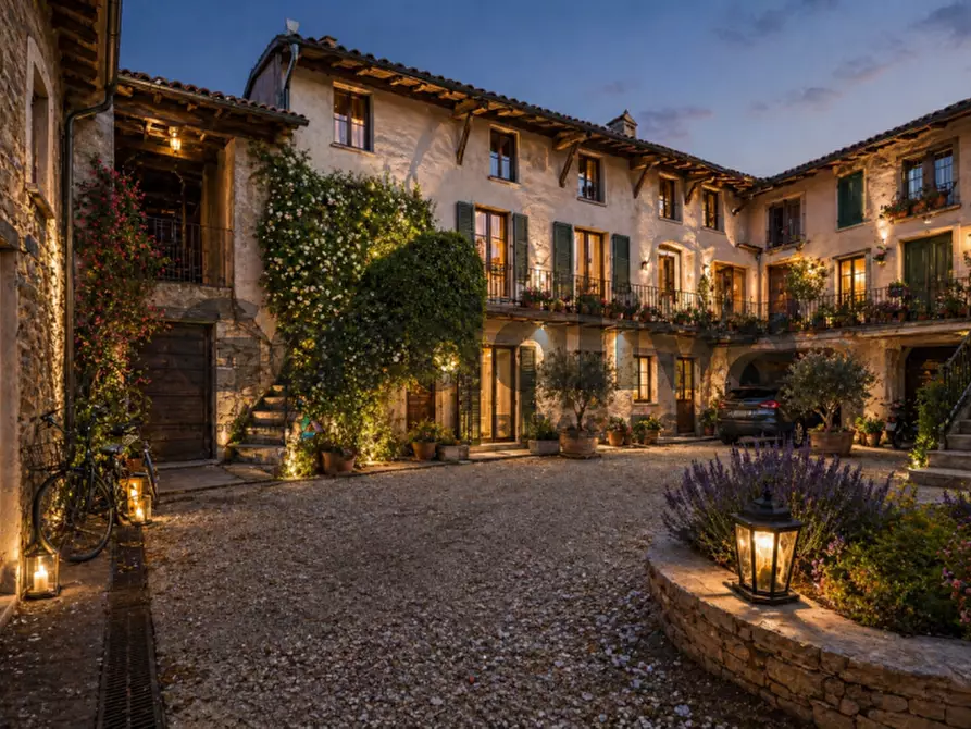Immagine 4 di Rustico / casale in vendita  in Via Santa Maria a Manerba Del Garda