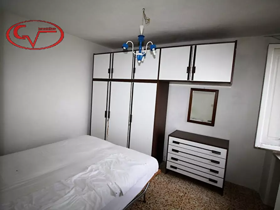 Immagine 10 di Villetta a schiera in vendita  a Montevarchi