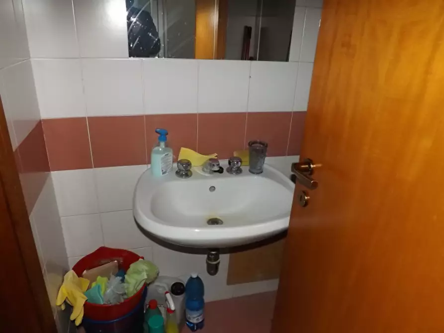 Immagine 3 di Negozio in vendita  a Senigallia