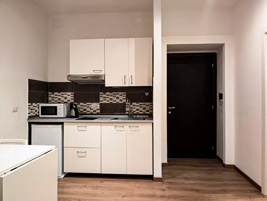 Immagine 1 di Appartamento in affitto  in Via Toledo a Napoli