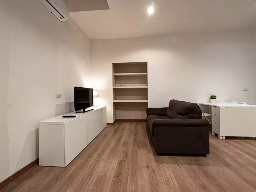 Immagine 3 di Appartamento in affitto  in Via Toledo a Napoli