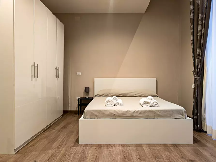 Immagine 4 di Appartamento in affitto  in Via Toledo a Napoli