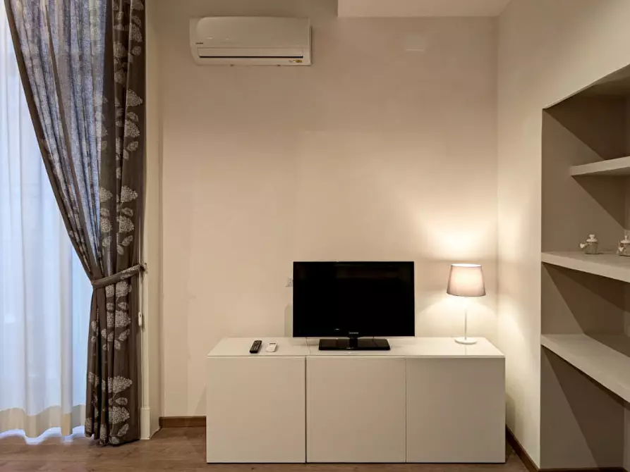 Immagine 5 di Appartamento in affitto  in Via Toledo a Napoli