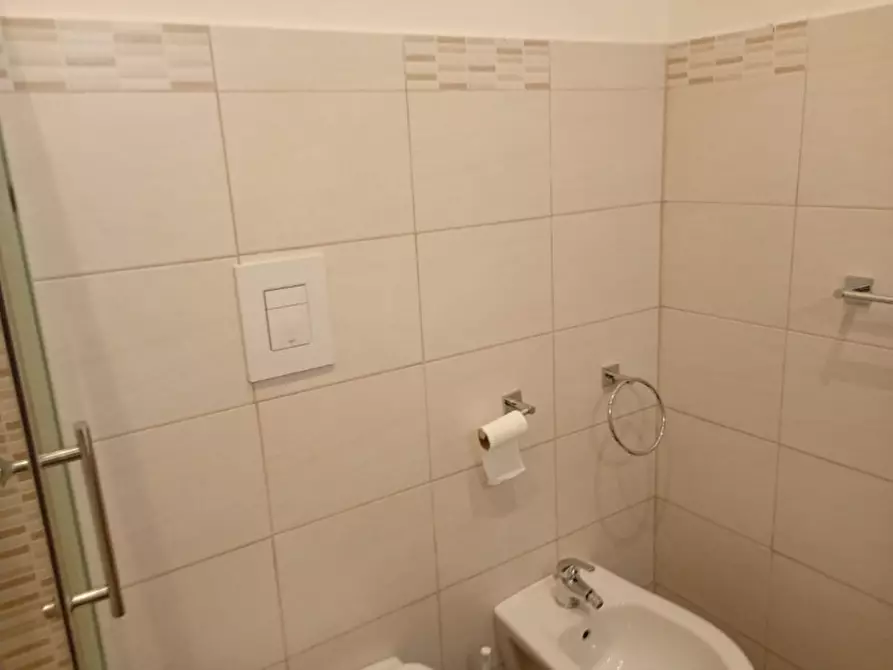 Immagine 8 di Appartamento in affitto  in Via Toledo a Napoli