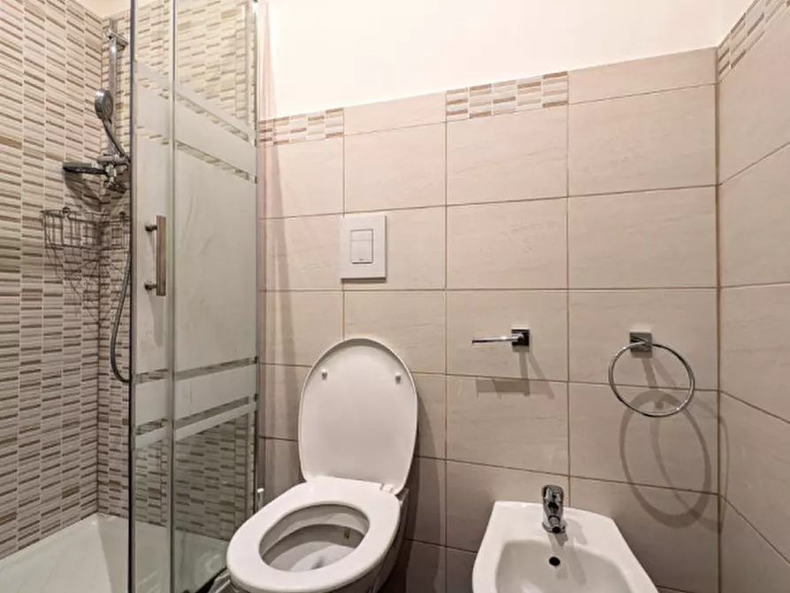 Immagine 8 di Appartamento in affitto  in Via Toledo a Napoli