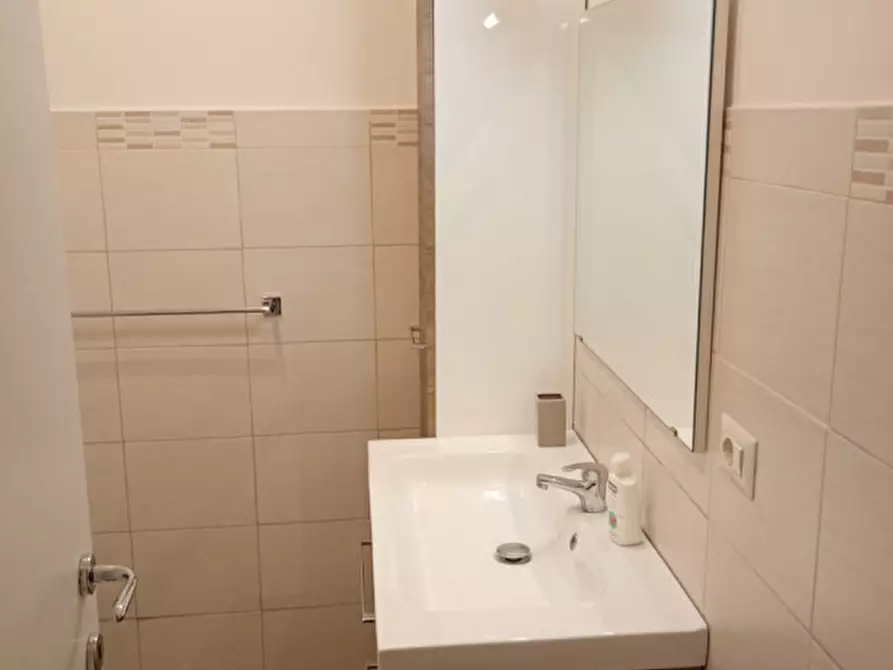 Immagine 9 di Appartamento in affitto  in Via Toledo a Napoli