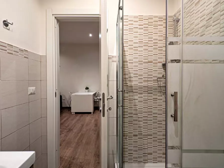 Immagine 11 di Appartamento in affitto  in Via Toledo a Napoli