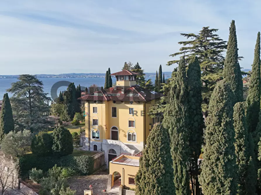 Immagine 4 di Villa in vendita  in Via Caio Valerio Catullo a Sirmione