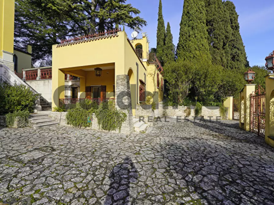 Immagine 6 di Villa in vendita  in Via Caio Valerio Catullo a Sirmione