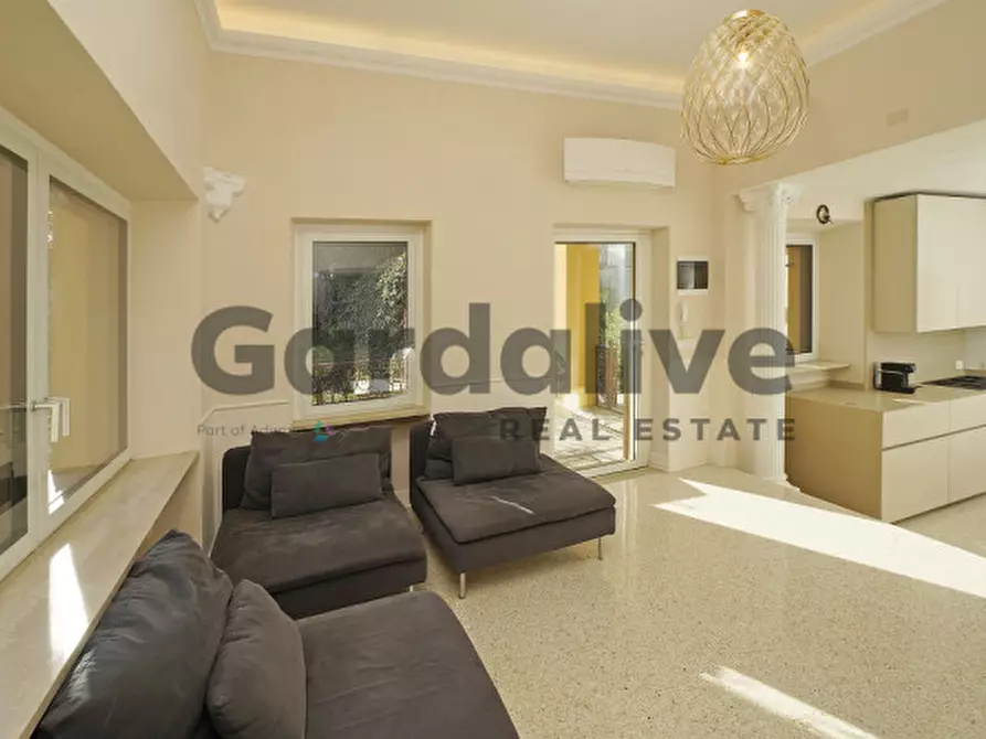 Immagine 11 di Villa in vendita  in Via Caio Valerio Catullo a Sirmione