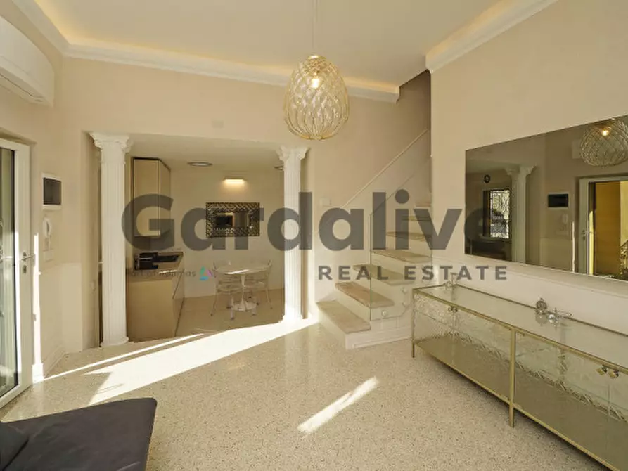 Immagine 12 di Villa in vendita  in Via Caio Valerio Catullo a Sirmione