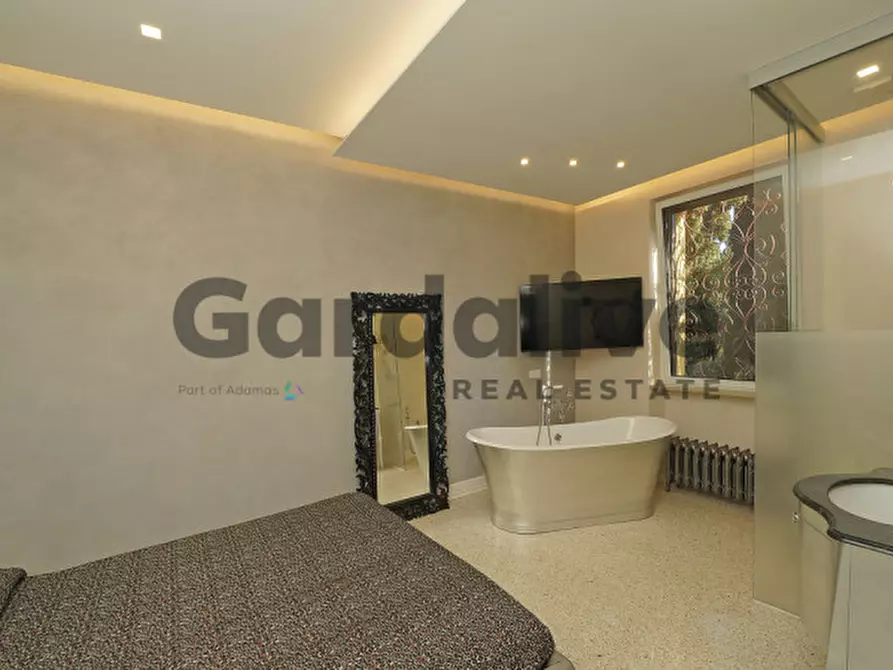 Immagine 16 di Villa in vendita  in Via Caio Valerio Catullo a Sirmione