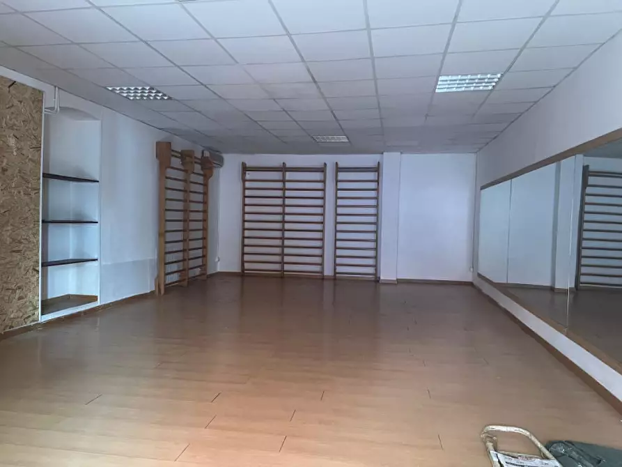 Immagine 1 di Magazzino in affitto  in piazza italia a Cagliari