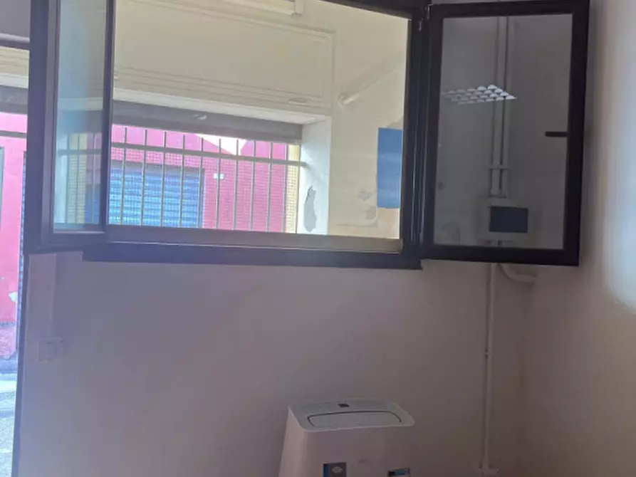 Immagine 3 di Magazzino in affitto  in piazza italia a Cagliari