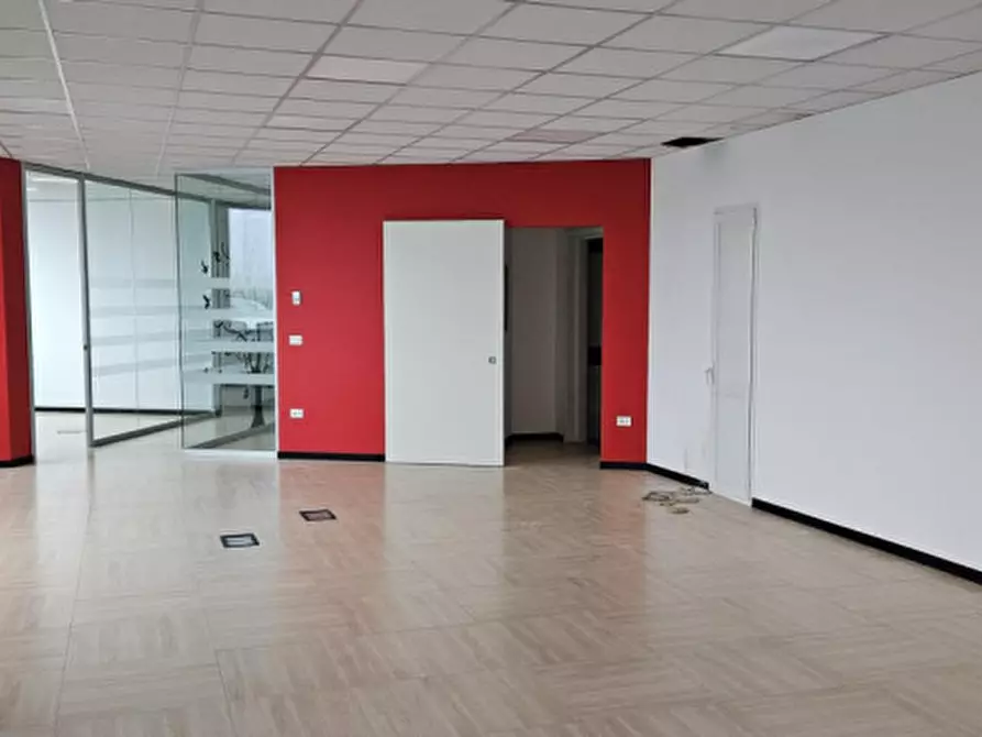 Immagine 2 di Ufficio in affitto  a Padova