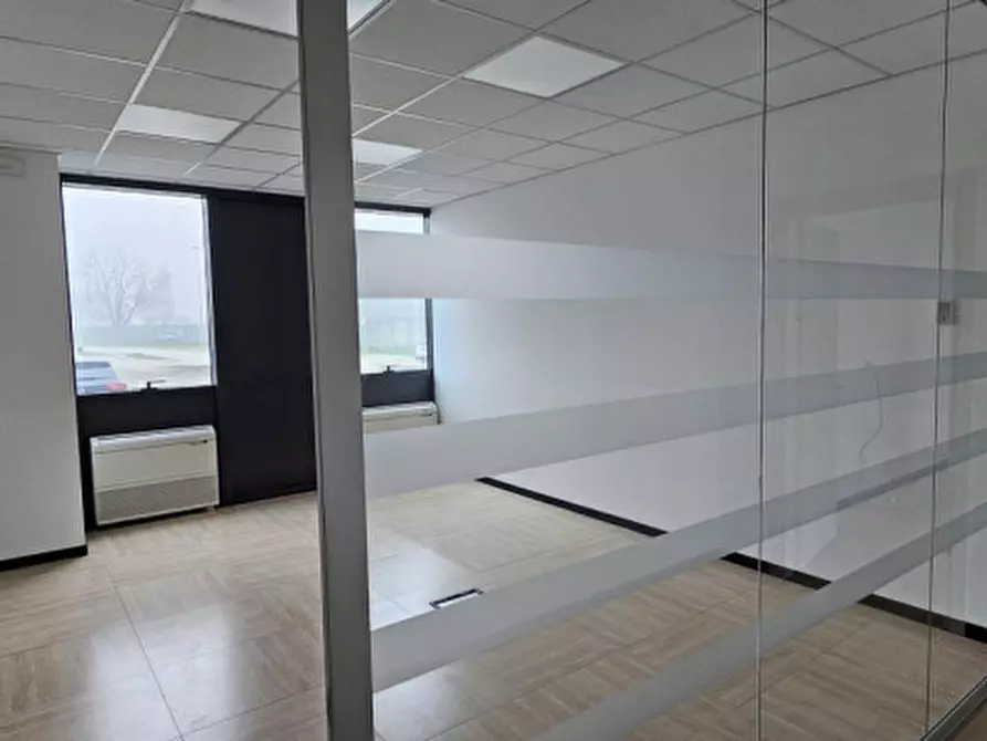 Immagine 7 di Ufficio in affitto  a Padova