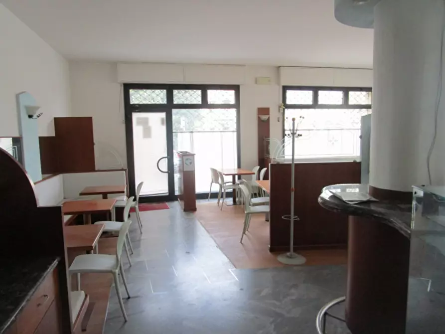 Immagine 6 di Negozio in vendita  in Via Rezzonico 26 b a Padova