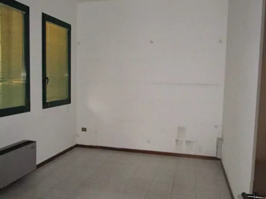 Immagine 6 di Negozio in vendita  in Via Rezzonico 26 b a Padova