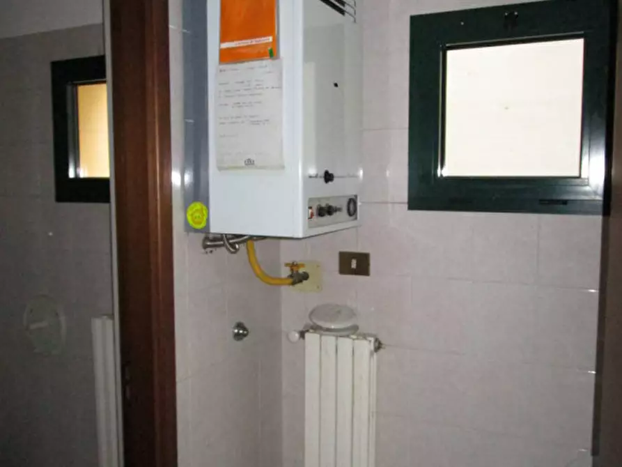 Immagine 9 di Negozio in vendita  in Via Rezzonico 26 b a Padova