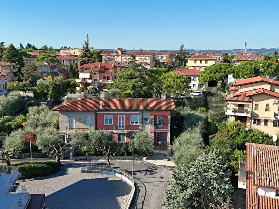 Immagine 2 di Casa bifamiliare in vendita  in Via San Remo 4 a Sirmione